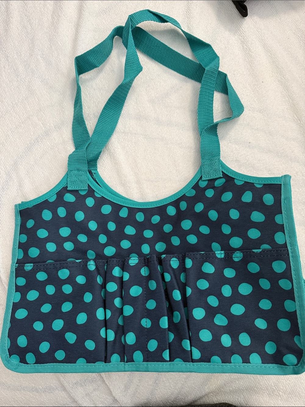 Thirty-one. Keep-it tote Navy lots of dots-